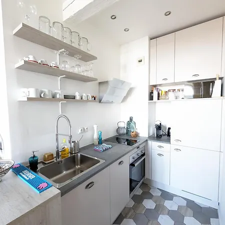 Апартаменты De Charme Sous Les Toits Avec Vue Sur La Garonne *
