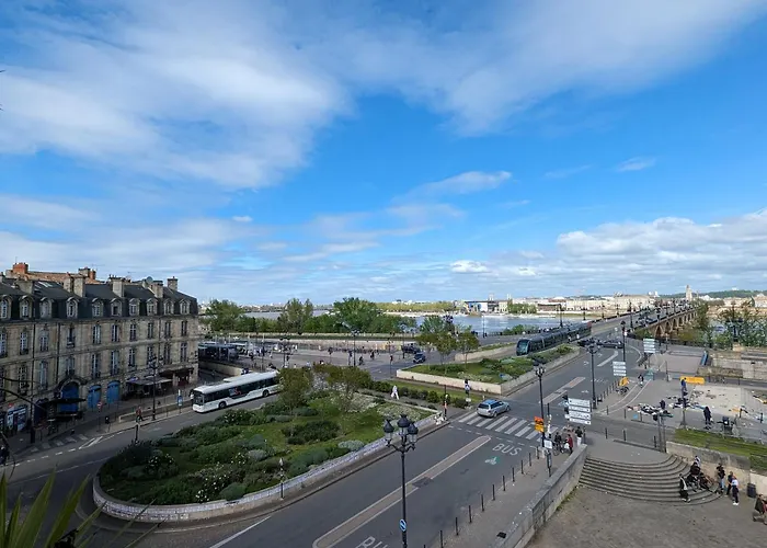 De Charme Sous Les Toits Avec Vue Sur La Garonne Μπορντό