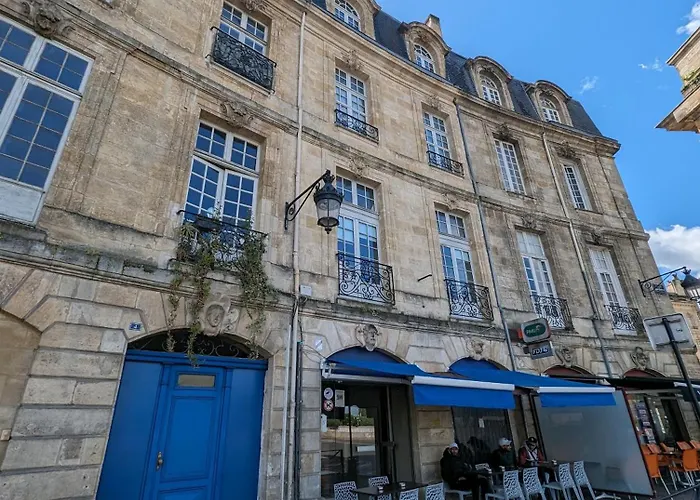 De Charme Sous Les Toits Avec Vue Sur La Garonne Διαμέρισμα *