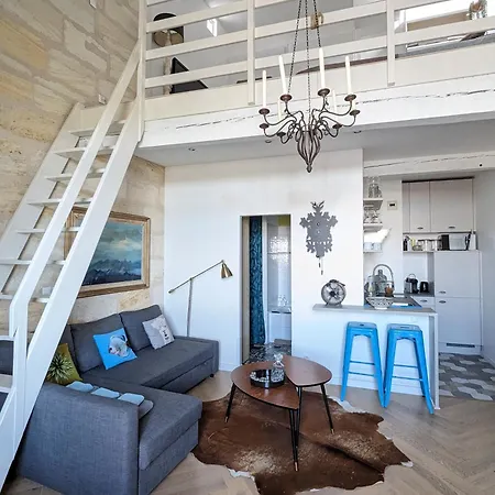 De Charme Sous Les Toits Avec Vue Sur La Garonne Apartmán
